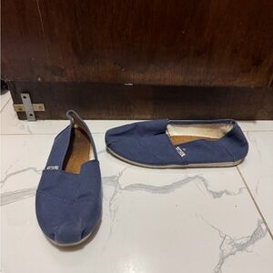 Tons Women’s Canvas Slip-On Shoes - Size 8 US